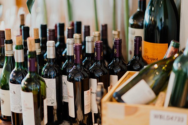 Weinflaschen und Wein-Degustationspakete von Cà Del Piemonte